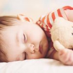 How should I choose a mattress for babies?